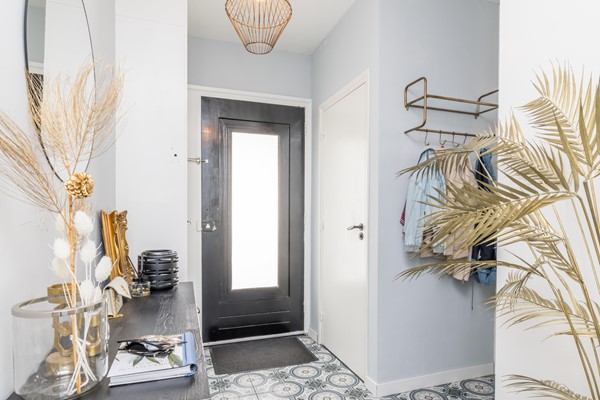 Foto - Te koop: Instapklare gemoderniseerde twee- onder- één kap woning uit 1969 met 144m2 wonen op een perceel van 391 m2 met een energielabel A in Simpelveld